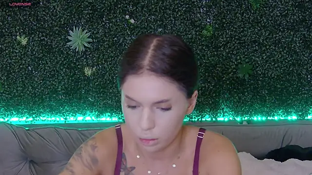 sexyanais online show from October 17, 2025, 7:37 pm