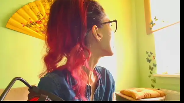 Snapshot of KiotoShine chatting on September 13, 2025, 1:11 pm KiotoShine online show from September 13, 2025, 1:11 pm