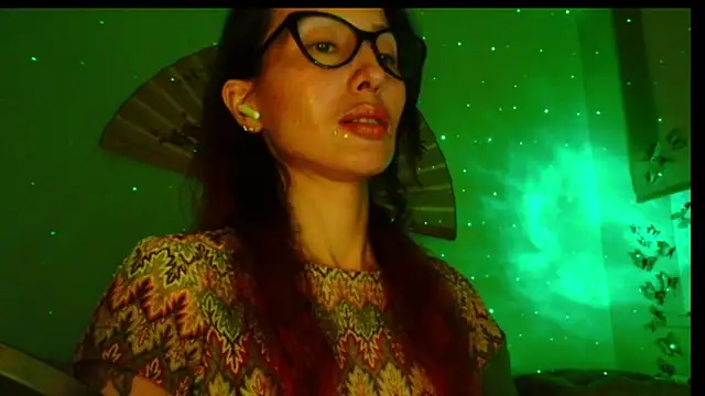 Snapshot of KiotoShine chatting on October 12, 2025, 5:14 pm KiotoShine online show from October 12, 2025, 5:14 pm