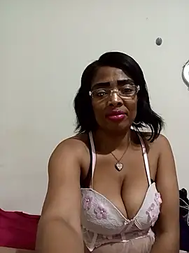 SEXYMOANSXX online show from April 6, 2026, 2:29 am