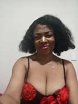 SEXYMOANSXX online show from November 7, 2025, 5:06 pm