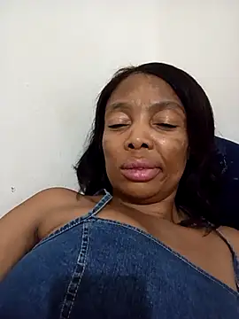 Snapshot of SEXYMOANSXX chatting on February 8, 2026, 9:23 pm SEXYMOANSXX online show from February 8, 2026, 9:23 pm