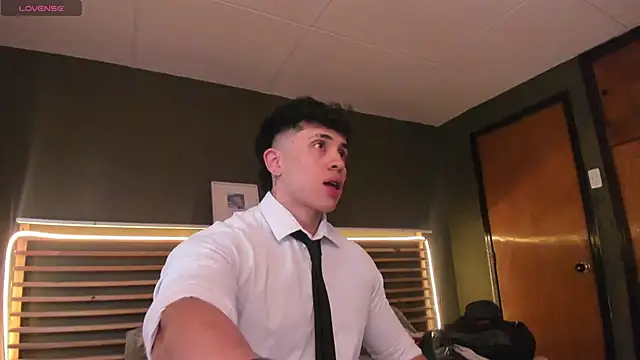 Snapshot of PaulEvens chatting on October 6, 2025, 1:12 pm PaulEvens online show from October 6, 2025, 1:12 pm