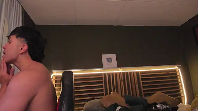 Snapshot of PaulEvens chatting on October 2, 2025, 1:14 pm PaulEvens online show from October 2, 2025, 1:14 pm