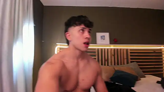 Snapshot of PaulEvens chatting on September 24, 2025, 1:06 pm PaulEvens online show from September 24, 2025, 1:06 pm