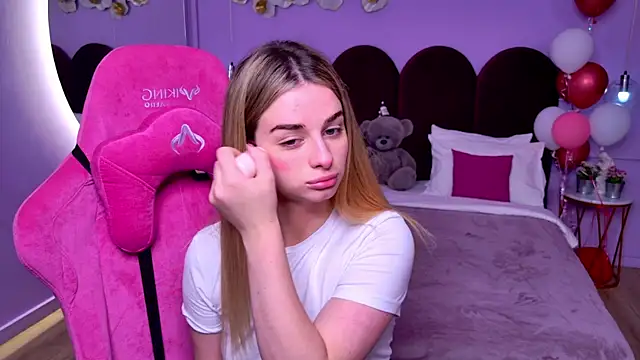 Snapshot of SweetyLicky chatting on November 19, 2025, 4:07 pm SweetyLicky online show from November 19, 2025, 4:07 pm