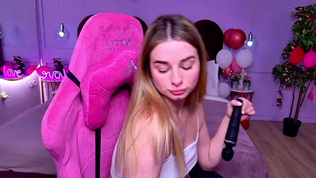 Snapshot of SweetyLicky chatting on November 20, 2025, 4:07 pm SweetyLicky online show from November 20, 2025, 4:07 pm