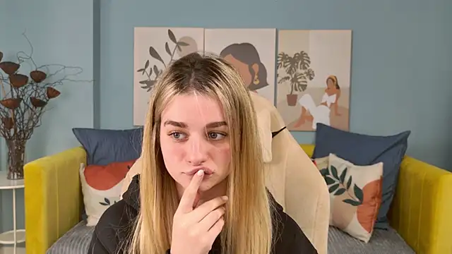 Snapshot of SweetyLicky chatting on November 29, 2025, 4:29 pm SweetyLicky online show from November 29, 2025, 4:29 pm