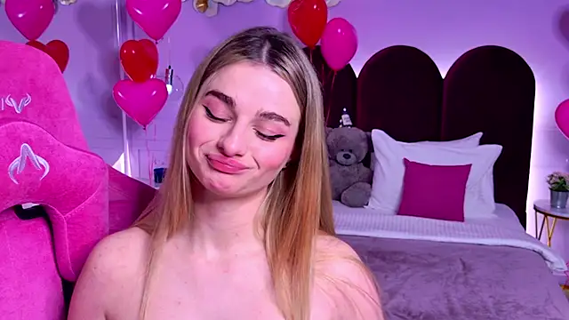 Snapshot of SweetyLicky chatting on November 15, 2025, 4:22 pm SweetyLicky online show from November 15, 2025, 4:22 pm