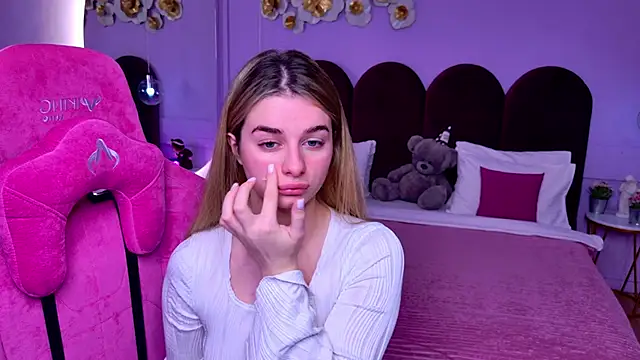 Snapshot of SweetyLicky chatting on November 25, 2025, 4:18 pm SweetyLicky online show from November 25, 2025, 4:18 pm