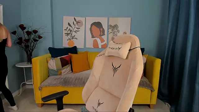 Snapshot of SweetyLicky chatting on November 5, 2025, 4:21 pm SweetyLicky online show from November 5, 2025, 4:21 pm