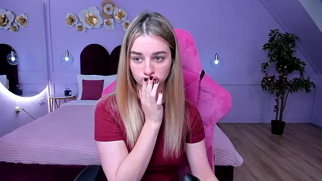 Snapshot of SweetyLicky chatting on November 8, 2025, 4:10 pm SweetyLicky online show from November 8, 2025, 4:10 pm