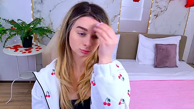 SweetyLicky online show from February 13, 2026, 4:07 pm