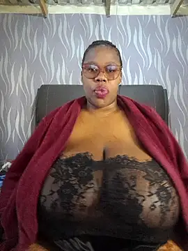 Snapshot of BoobsQueen46K chatting on May 27, 2026, 11:50 am BoobsQueen46K online show from May 27, 2026, 11:50 am