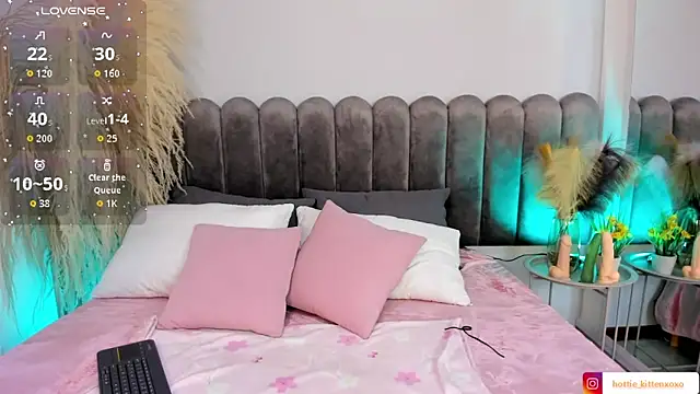 Viollet xoxo online show from September 24, 2025, 7:53 pm