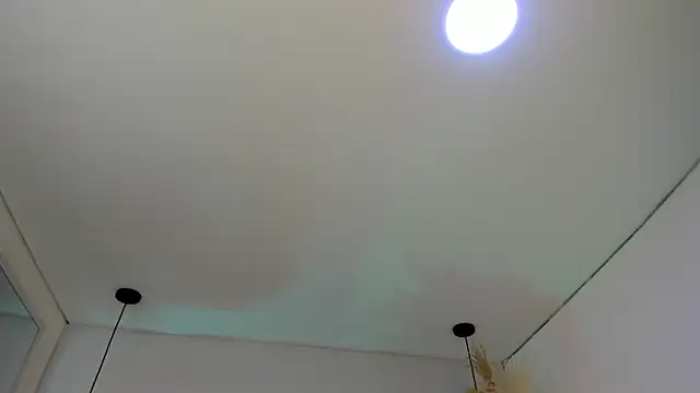 Viollet xoxo online show from October 3, 2025, 8:32 pm