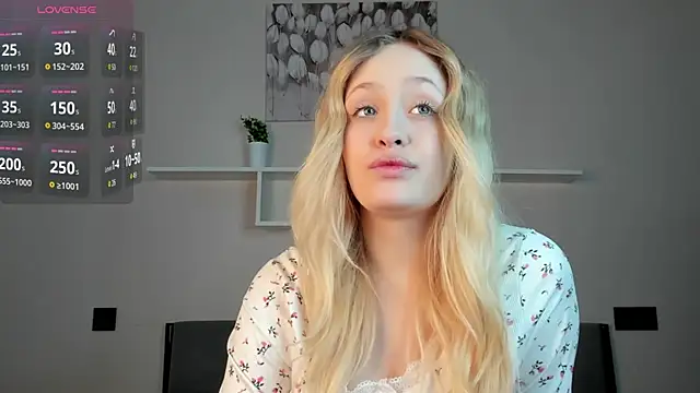 Julliakoill online show from November 12, 2025, 7:34 am