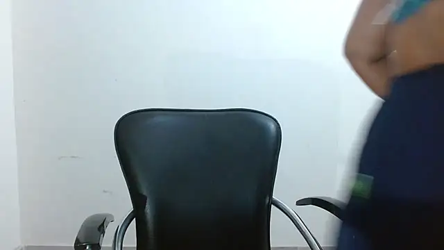 dimpyi online show from March 16, 2026, 4:43 pm