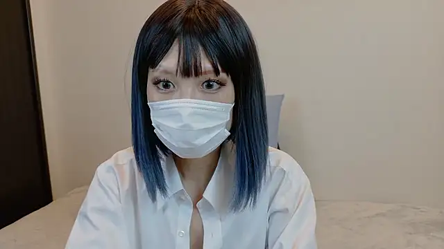 sarina at online show from November 7, 2025, 4:28 am