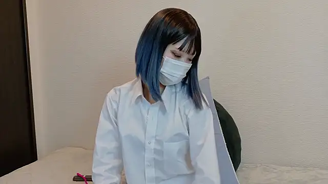 sarina at online show from March 17, 2026, 4:15 am