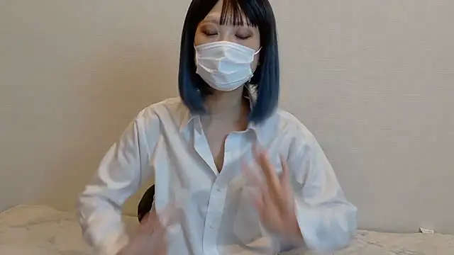 sarina at online show from September 22, 2025, 4:18 am