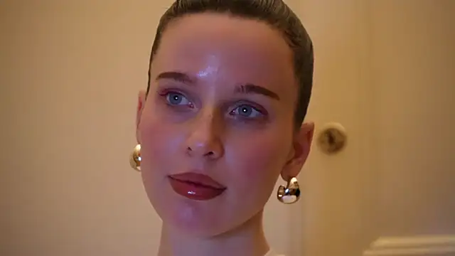 ellaa91 online show from March 24, 2026, 7:03 pm