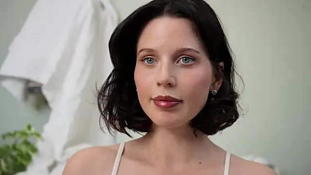 ellaa91 online show from April 16, 2026, 10:27 am