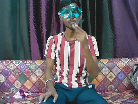 Snapshot of horny__couple_ chatting on September 17, 2025, 4:42 pm horny couple online show from September 17, 2025, 4:42 pm