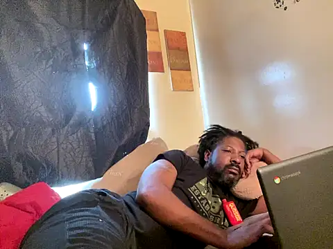 viceutk1 online show from September 28, 2025, 3:52 pm