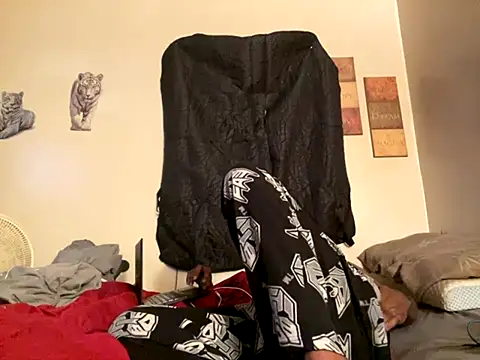 viceutk1 online show from October 5, 2025, 12:34 am