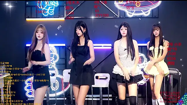 EYgirl222 online show from September 18, 2025, 12:30 pm