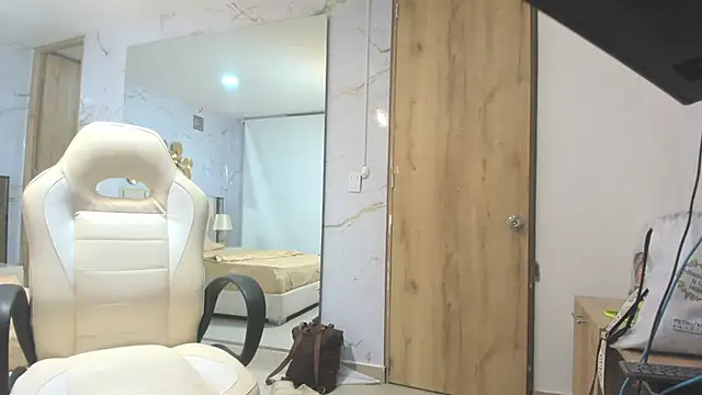 Snapshot of BabyAngel18_ chatting on September 29, 2025, 10:33 am BabyAngel18 online show from September 29, 2025, 10:33 am