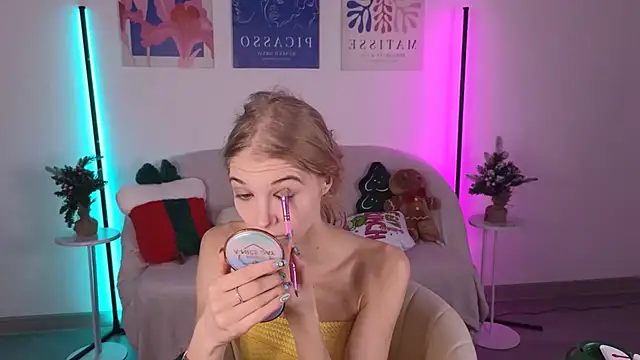 4example Chloe online show from January 13, 2026, 11:14 am