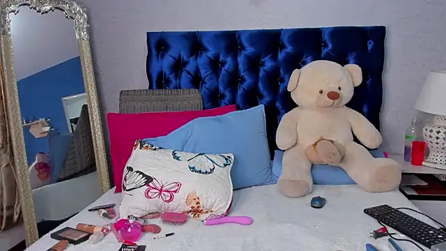 Snapshot of TANISHA_HILL chatting on October 25, 2025, 4:22 am TANISHA HILL online show from October 25, 2025, 4:22 am