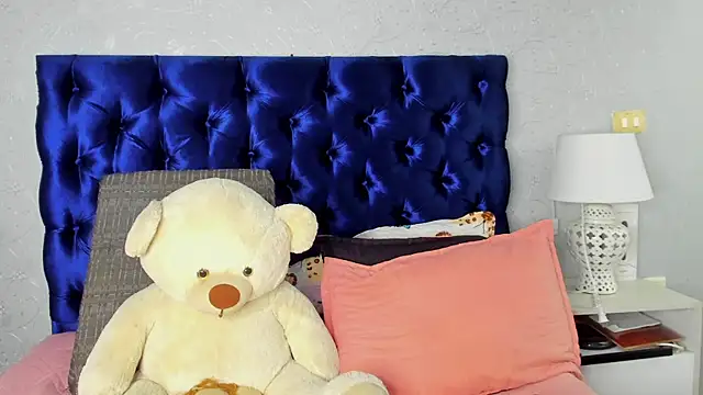 Snapshot of TANISHA_HILL chatting on November 5, 2025, 7:39 pm TANISHA HILL online show from November 5, 2025, 7:39 pm