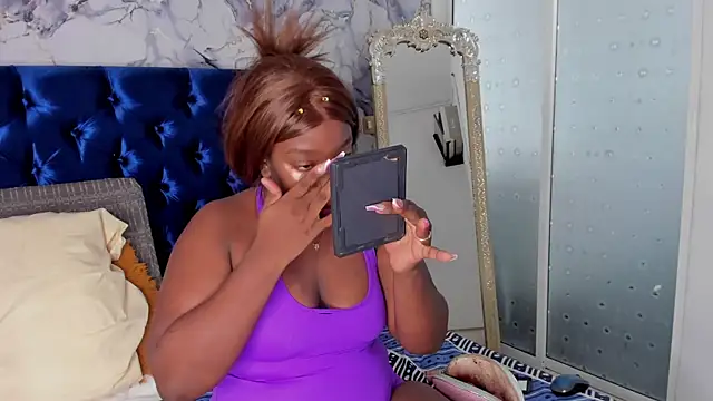 Snapshot of TANISHA_HILL chatting on December 3, 2025, 7:35 pm TANISHA HILL online show from December 3, 2025, 7:35 pm