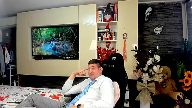 SpartacusDaddy48 online show from April 15, 2026, 11:27 am