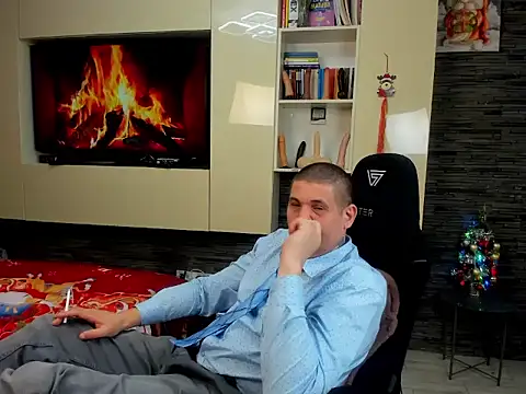 SpartacusDaddy48 online show from January 13, 2026, 7:18 pm