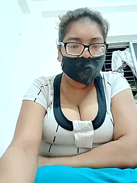 Elie couple143 online show from September 28, 2025, 12:56 pm