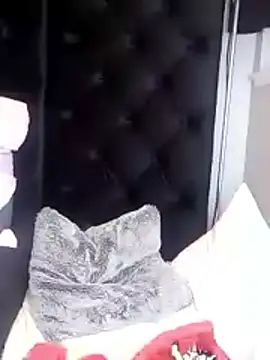 Snapshot of sweetnjuicyyy chatting on November 22, 2025, 6:23 am sweetnjuicyyy online show from November 22, 2025, 6:23 am