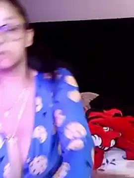 Snapshot of sweetnjuicyyy chatting on October 26, 2025, 6:52 pm sweetnjuicyyy online show from October 26, 2025, 6:52 pm