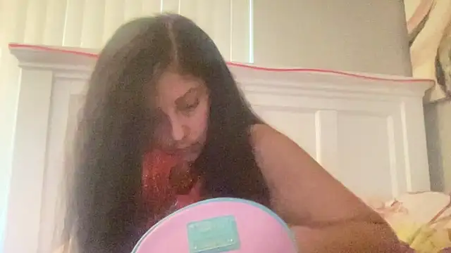 Snapshot of sweetnjuicyyy chatting on October 12, 2025, 12:12 am sweetnjuicyyy online show from October 12, 2025, 12:12 am