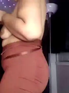 Snapshot of sweetnjuicyyy chatting on November 11, 2025, 4:07 am sweetnjuicyyy online show from November 11, 2025, 4:07 am