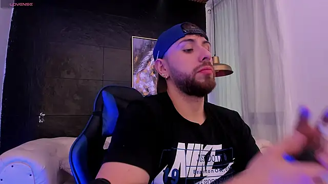 Maximo Wolff online show from October 11, 2025, 7:59 pm