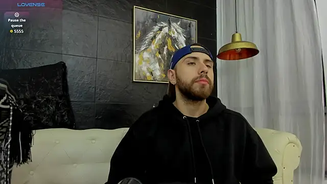 Maximo Wolff online show from November 7, 2025, 8:24 pm