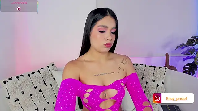 Cutie Riley online show from October 9, 2025, 3:34 pm