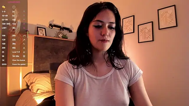 Azurra amatto2 online show from September 12, 2025, 8:19 pm