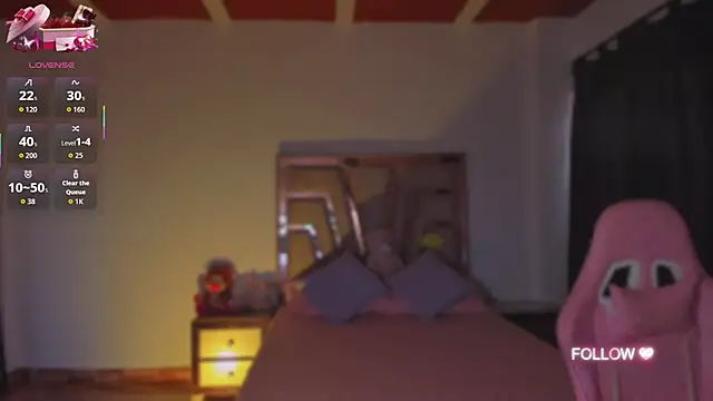 lunaarose online show from October 27, 2025, 4:08 pm