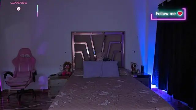 lunaarose online show from March 11, 2026, 2:38 am