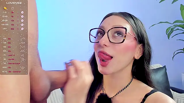 Snapshot of Scarlett_Jackson2 chatting on December 3, 2025, 10:42 pm Scarlett Jackson2 online show from December 3, 2025, 10:42 pm